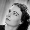 Prudence Hyman as Chatty Woman (uncredited)
