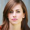 Makinna Ridgway as Helen
