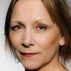 Anne Krigsvoll as Agnes Kalvatn