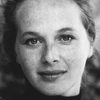 Laura Lenzi as Flora