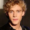 Christopher Nissen as Svend