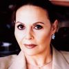 Gila Almagor as Rebbeca