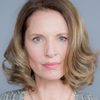 Colette Stevenson as Anna Metz