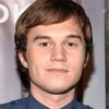 John Omohundro as Derrick Manning