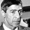 André Dumas as Tom Smith