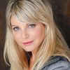 Ellen Schoeters as Dorien