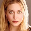 Olivia Macklin as Paula