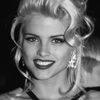 Anna Nicole Smith as Carrie Wink