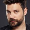 Oguzhan Ugur as Taciroglu