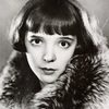Jessie Matthews as Resi Ebezeder