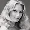 Marilyn Burns as Faye
