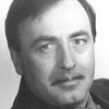 Valentin Kulik as Captain Smith