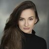 Mollie Hindle-Pérez as Detective Farmer