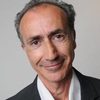 Jean-Michel Gratecap as Le chanteur des rues
