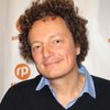 Stéphane Ronchewski as Victor(voice)