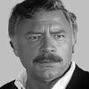 Niksa Stefanini as Bullock