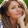 Simmone Mackinnon as Robin Turner