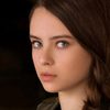 Simone Lockhart as Anna