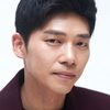 Ji Seung-hyun as Shopping mall host