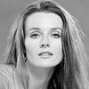 Celeste Yarnall as Helen Thomas