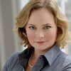 Edelen McWilliams as Fuller's Wife
