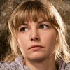 Irina Irvine as Teenage Girl