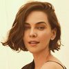 Tainá Müller as Clara