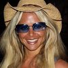 Jennifer Hill as Brooke Handy
