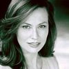 Lorry Ayers as Joyce