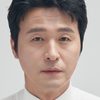Lee Sung-jae as Politician