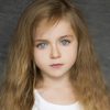 Saskia de Melo Dillais as Lou