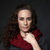 Katerina D'Onofrio as Lucia