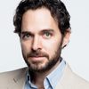 Manolo Cardona as Roberto