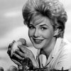 Jan Shepard as Elizabeth Thompson