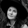 Jane Anne Thomas as Saskia