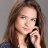 Vitória Magalhães as Malu 7 à 9 anos
