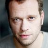 Hervé Lassïnce as Maurice / Gardes Ogre / Le Bûcheron / Serveurs (voice)