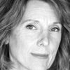 Charlotte Maier as Helen Wade