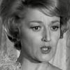 Lia Zoppelli as Giulia, sorella del Comm. Pasquetti