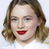 Luna Wedler as Mia