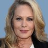 Beverly D'Angelo as Edie