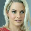 Katerina Dimitroglou as Lia