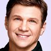 Marc Blucas as Eric Larson