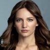 Alina Nastase as Simona