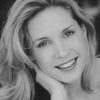 Shannon Hart Cleary as Amy