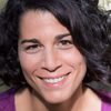 Kahena Saighi as Samia