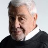 Julio Jung as Papá de Ángela
