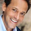 Paul Amodeo as Bruce Singer