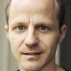 Rolf Peter Kahl as Frank Patrick