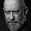 Grzegorz Pawlak as Tata(voice)…